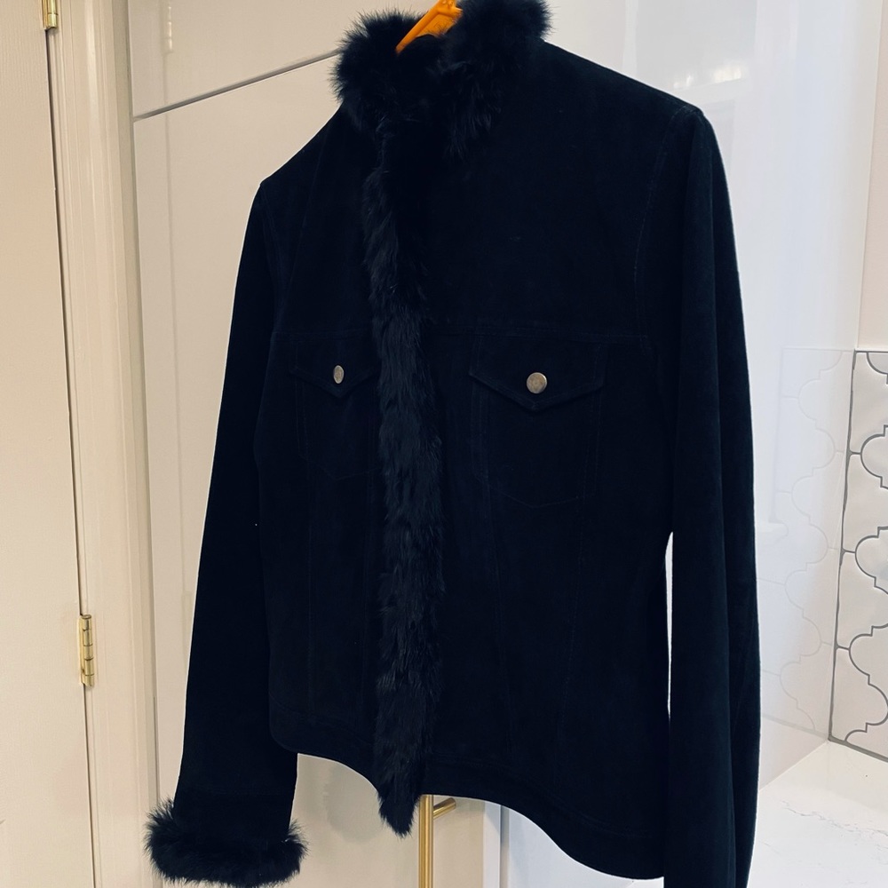 Beautiful suede jacket, Fur neck, zipper and cuffs